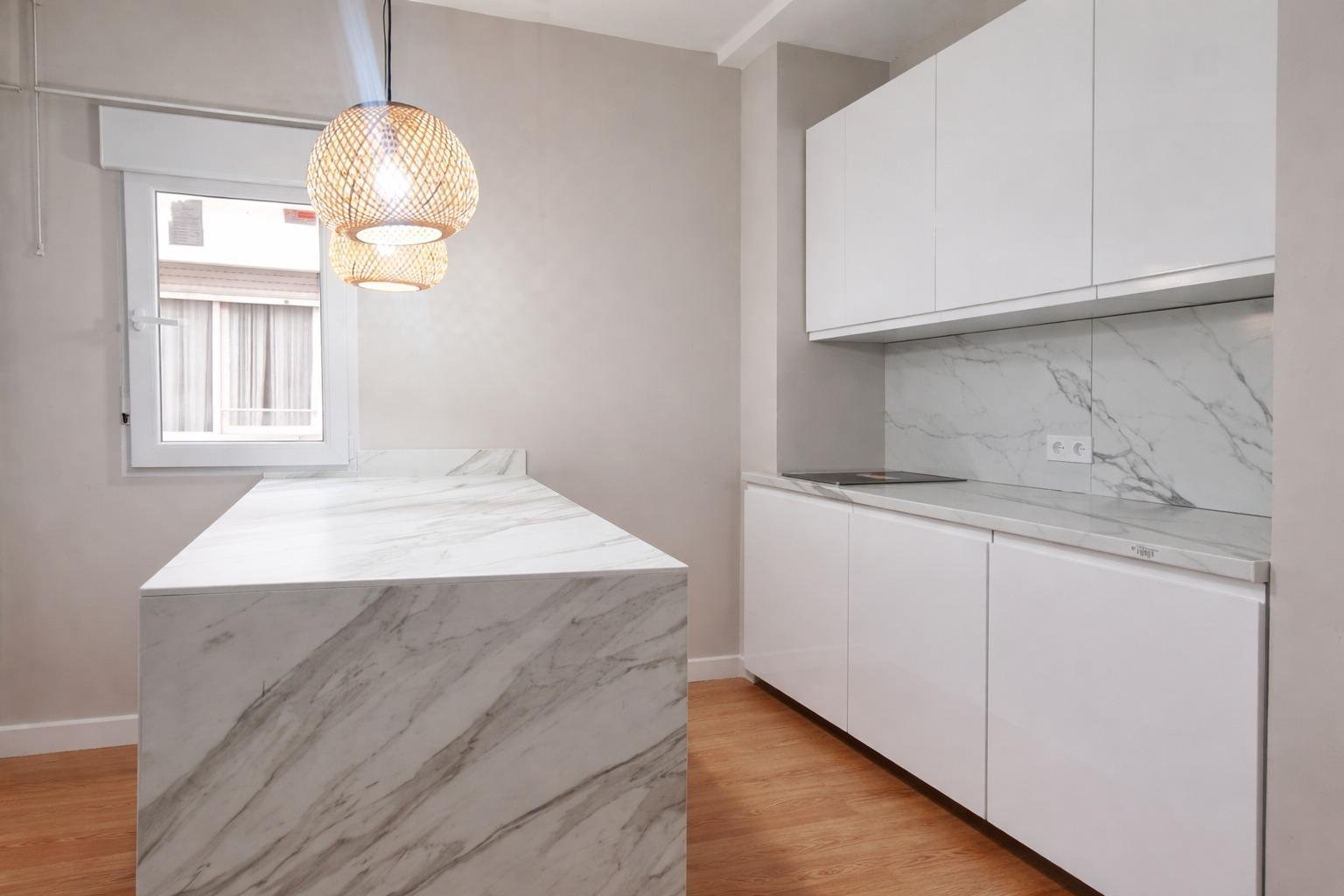 Foto 6 de Espacio tipo loft reformado con cocina y baño – ideal despacho o estudio.