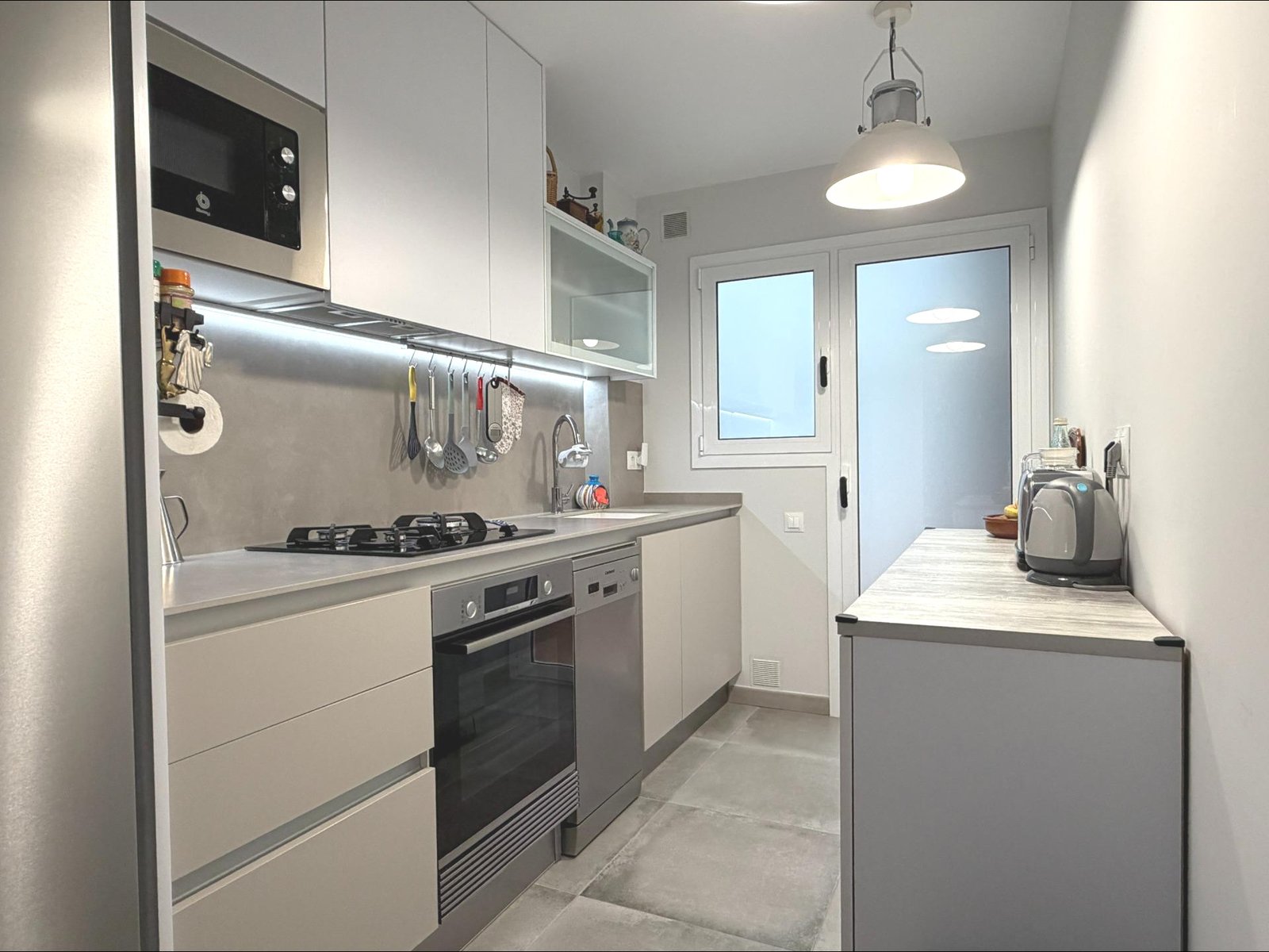 Photo 2 of GROUND-FLOOR FLAT WITH A HUGE GARAGE