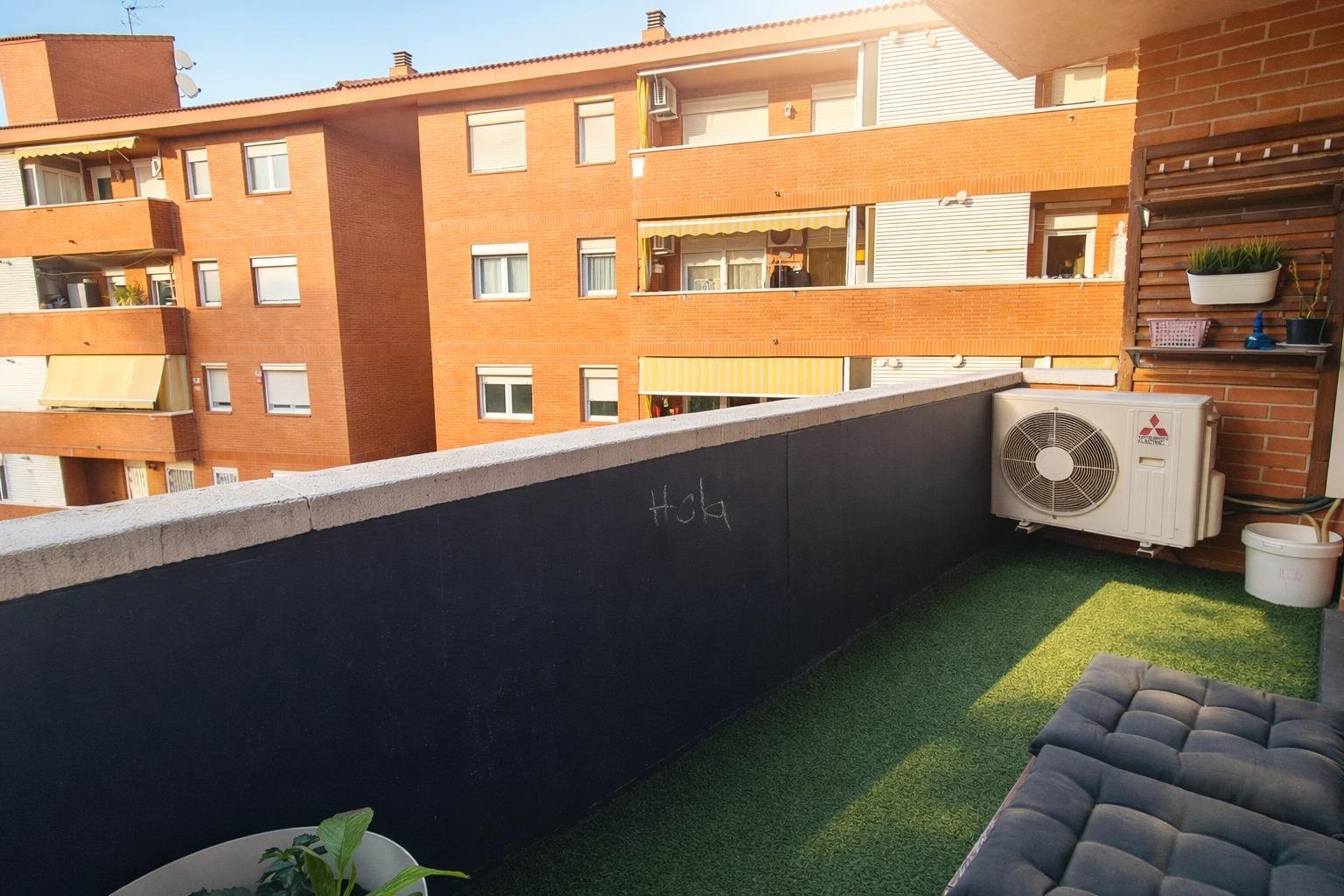 Foto 3 de Piso de 3 habitaciones y 2 terrazas en Sant Jordi Park de Rubí.