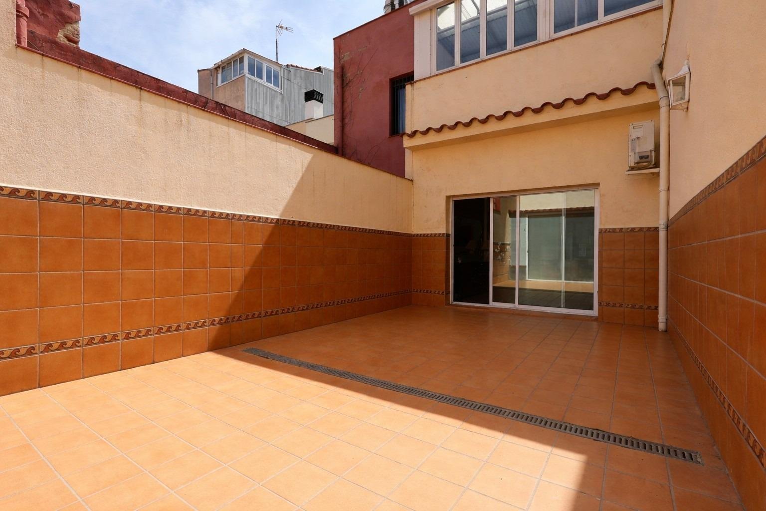 Foto 2 de CASA COMODÍSIMA EN PLENO CENTRO 
