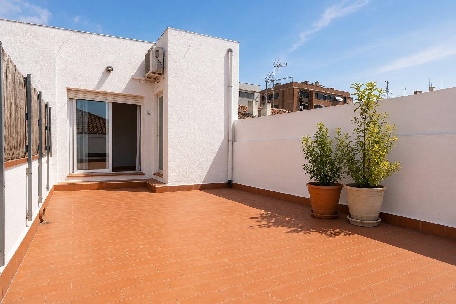 Foto 7 de OPORTUNIDAD!!!!!! PISO EN CTRA TERRASSA CON GRAN PATIO