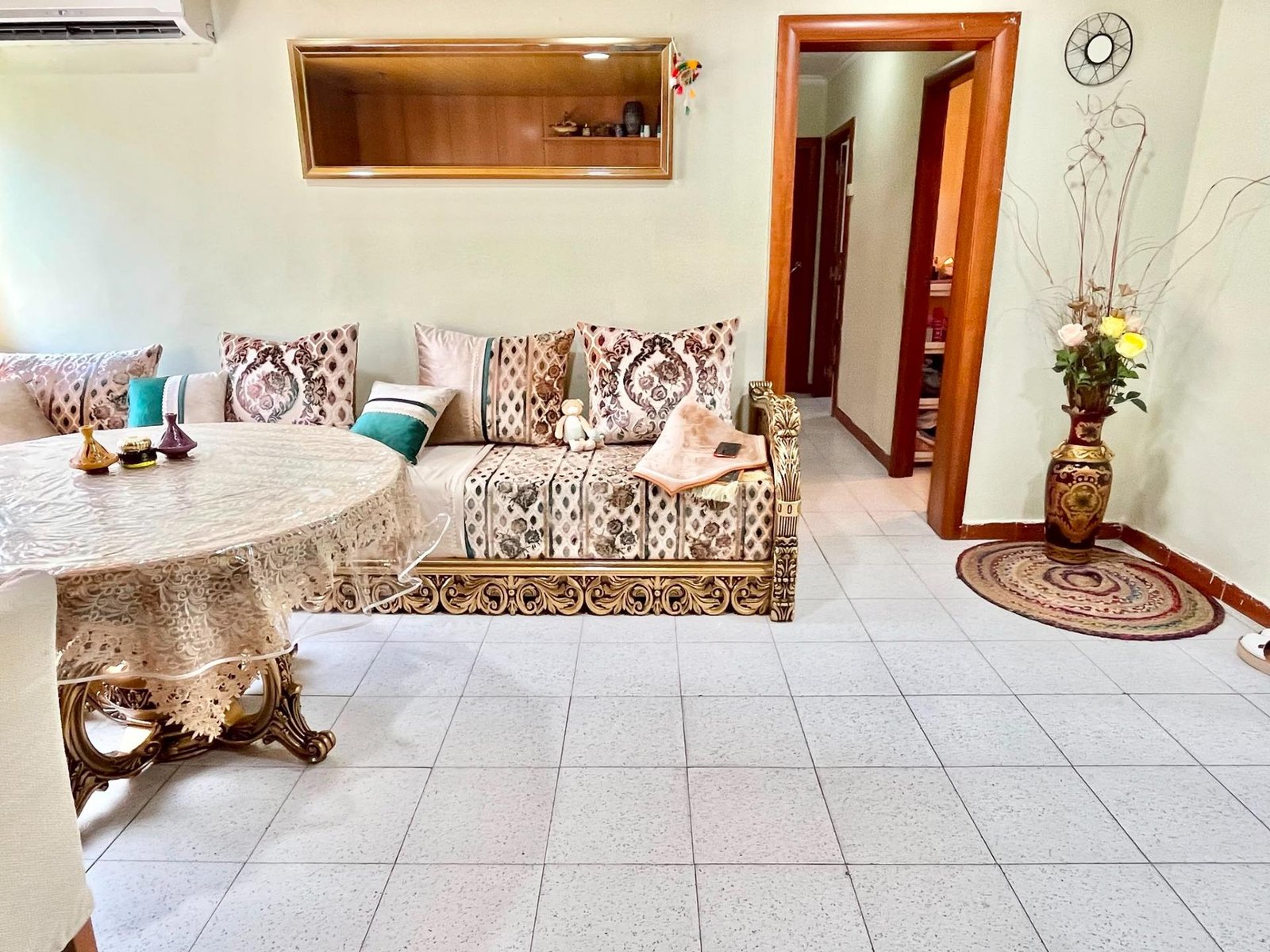Oportunidad Inmobiliaria (piso alquilado) en Montcada i Reixac: Piso Luminoso y Exterior a un Precio Atractivo