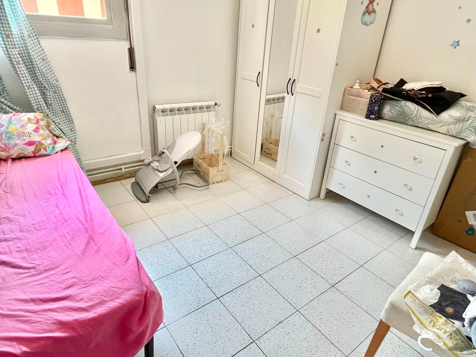 Foto 12 de Oportunidad Inmobiliaria (piso alquilado) en Montcada i Reixac: Piso Luminoso y Exterior a un Precio Atractivo