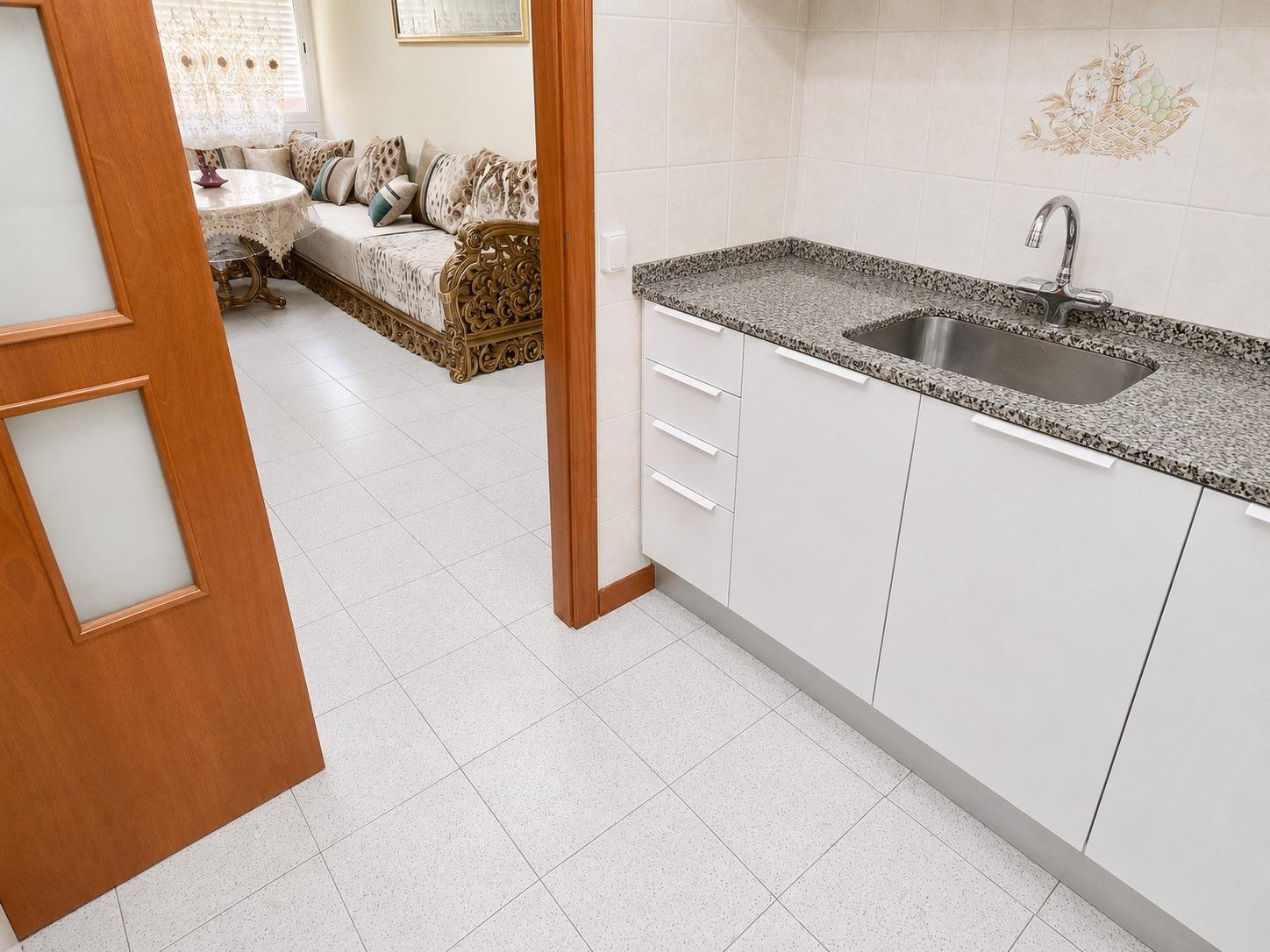 Foto 15 de Oportunidad Inmobiliaria (piso alquilado) en Montcada i Reixac: Piso Luminoso y Exterior a un Precio Atractivo