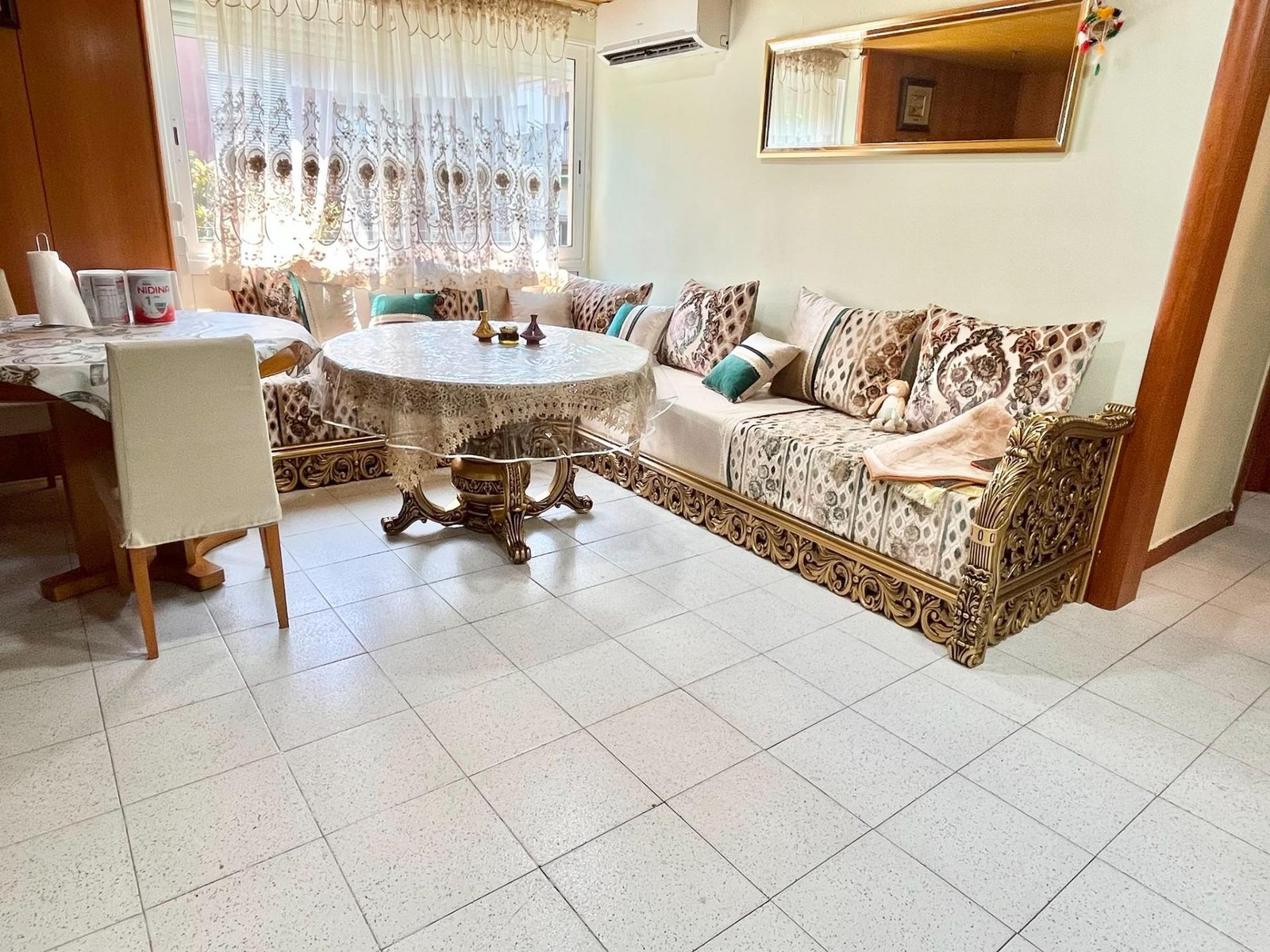 Foto 2 de Oportunidad Inmobiliaria (piso alquilado) en Montcada i Reixac: Piso Luminoso y Exterior a un Precio Atractivo