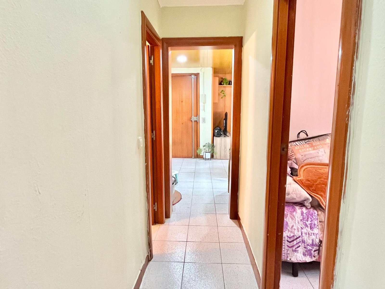 Foto 20 de Oportunidad Inmobiliaria (piso alquilado) en Montcada i Reixac: Piso Luminoso y Exterior a un Precio Atractivo