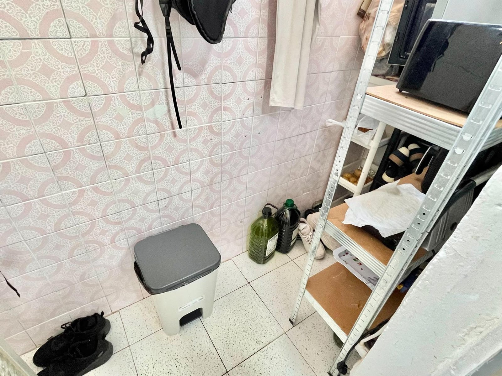 Foto 22 de Oportunidad Inmobiliaria (piso alquilado) en Montcada i Reixac: Piso Luminoso y Exterior a un Precio Atractivo