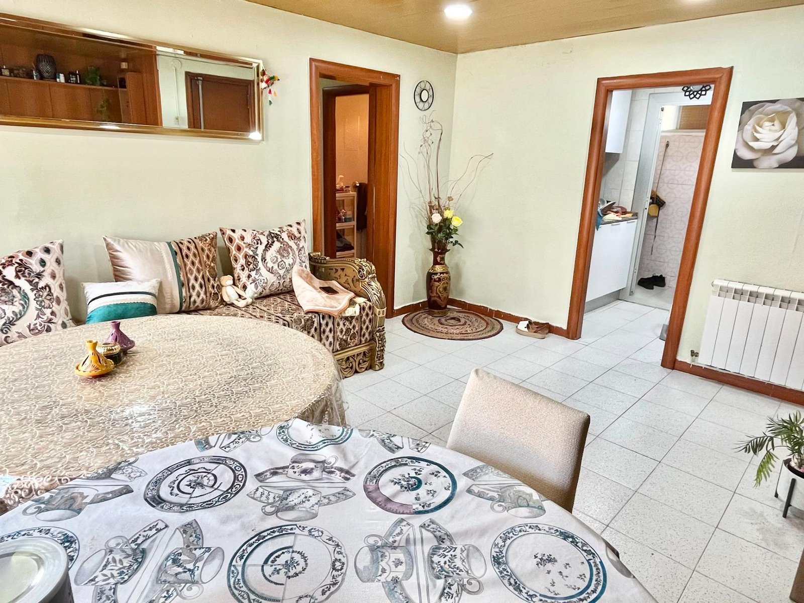 Foto 4 de Oportunidad Inmobiliaria (piso alquilado) en Montcada i Reixac: Piso Luminoso y Exterior a un Precio Atractivo