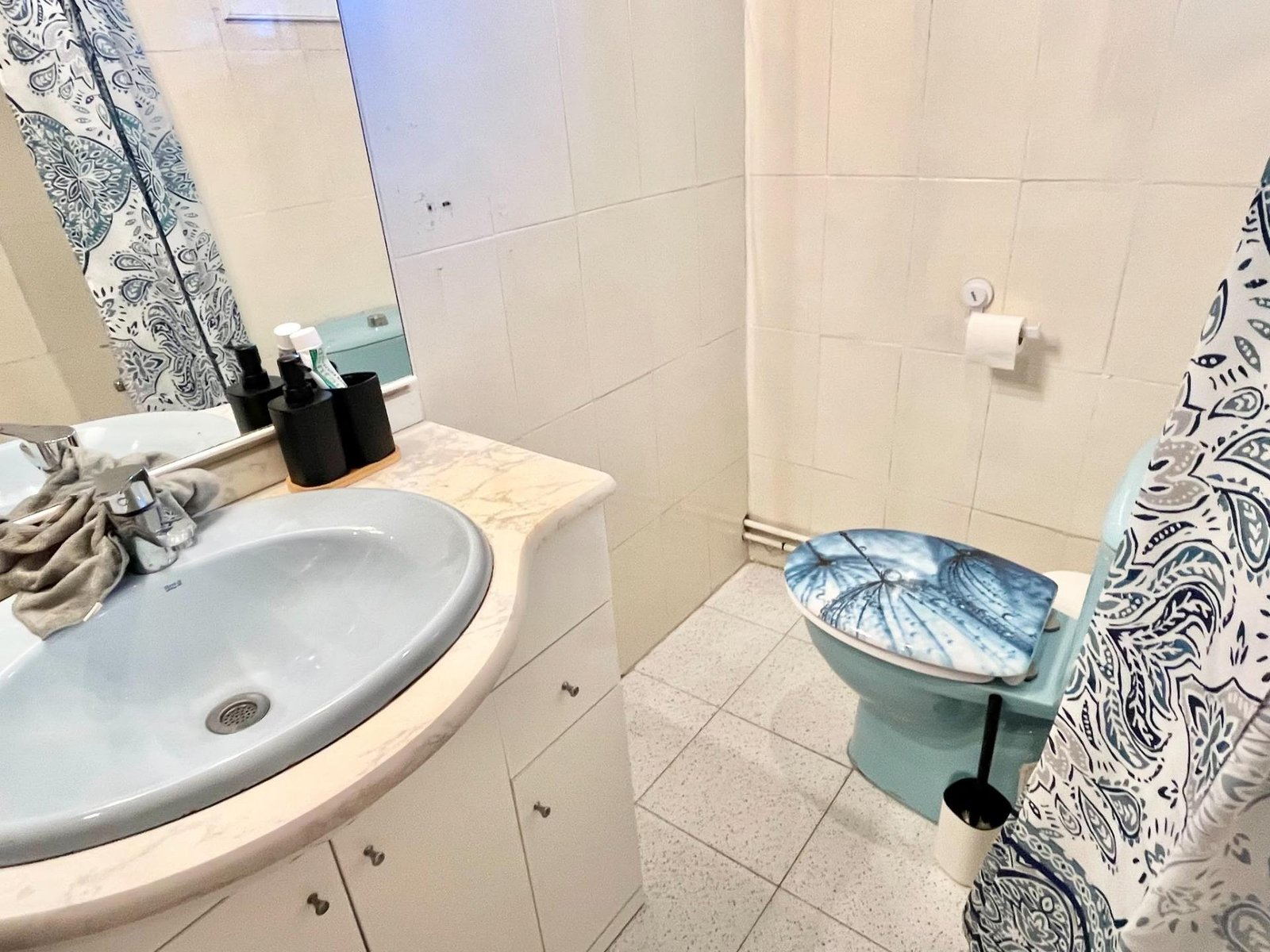 Foto 5 de Oportunidad Inmobiliaria (piso alquilado) en Montcada i Reixac: Piso Luminoso y Exterior a un Precio Atractivo