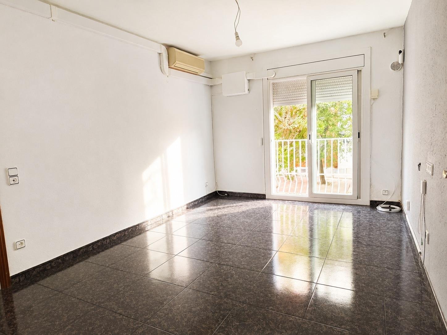 Foto 5 de PISO DE 3 HABITACIONES EN CAN RULL SABADELL.