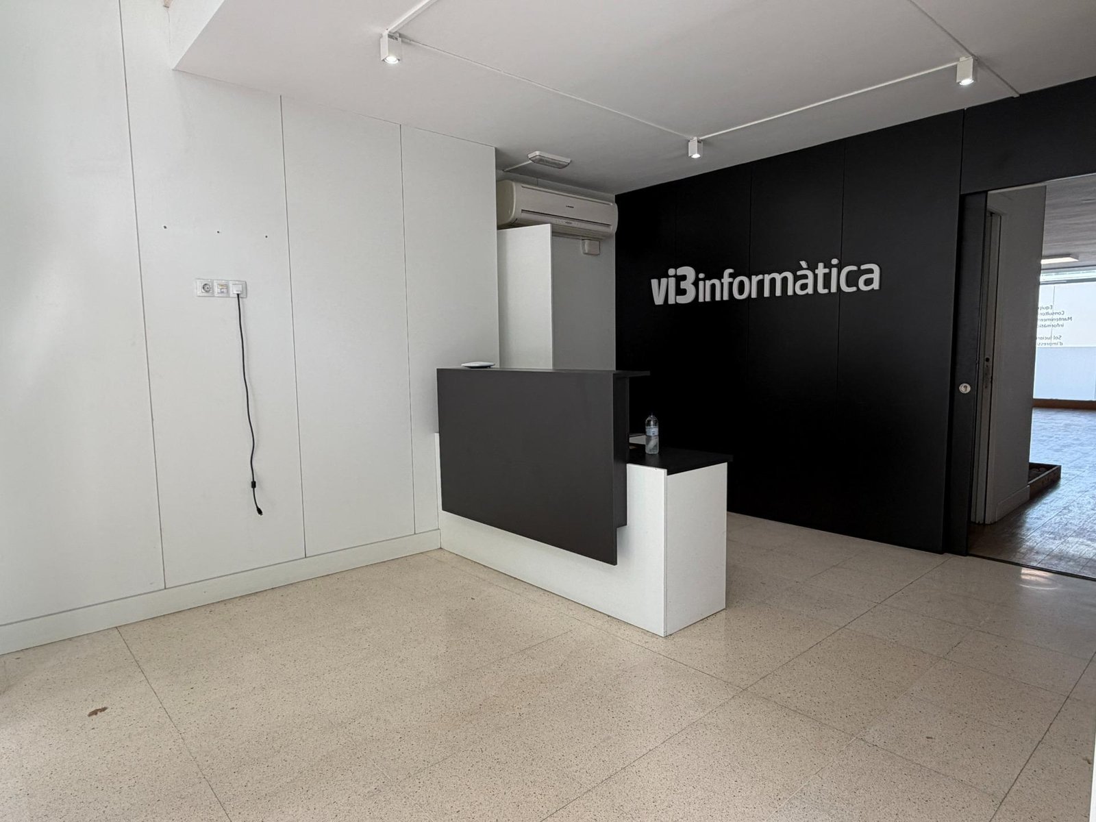 Foto 3 de Local comercial único en pleno centro de Sabadell – 817 m² construidos