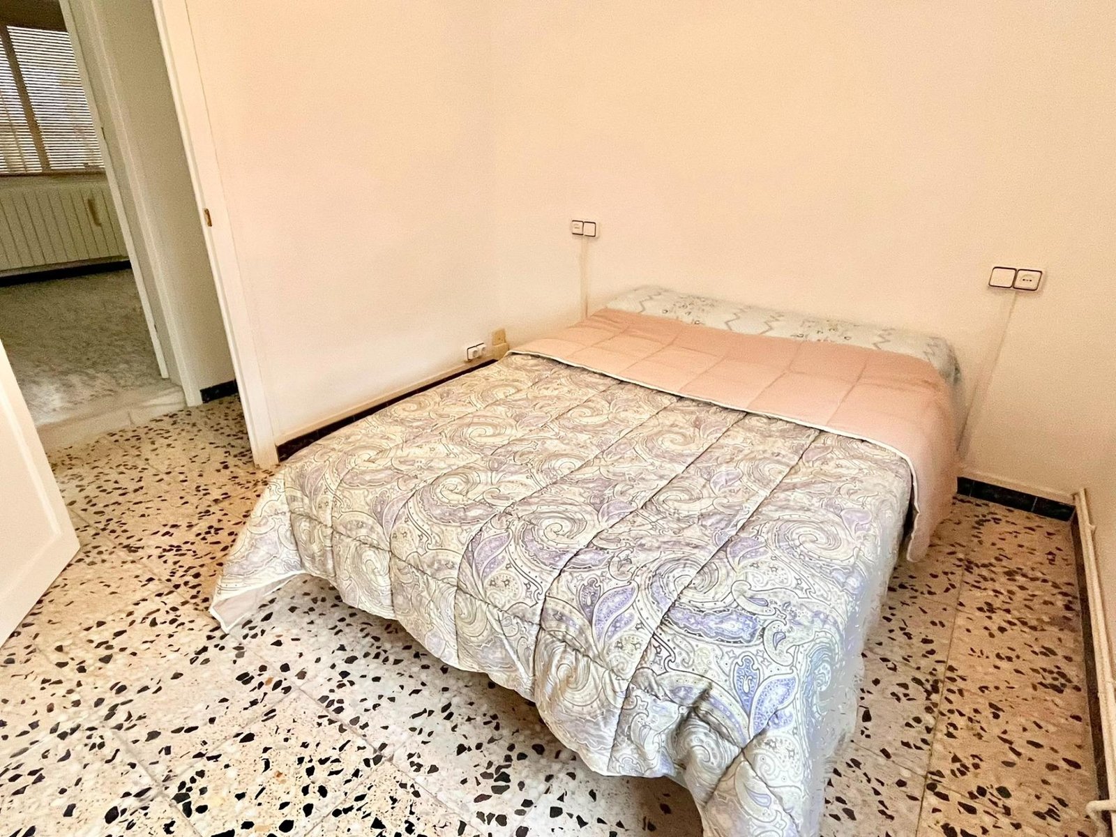 Foto 21 de Encantador Adosado en Sabadell - ¡Tu nuevo hogar te espera por €232,000!