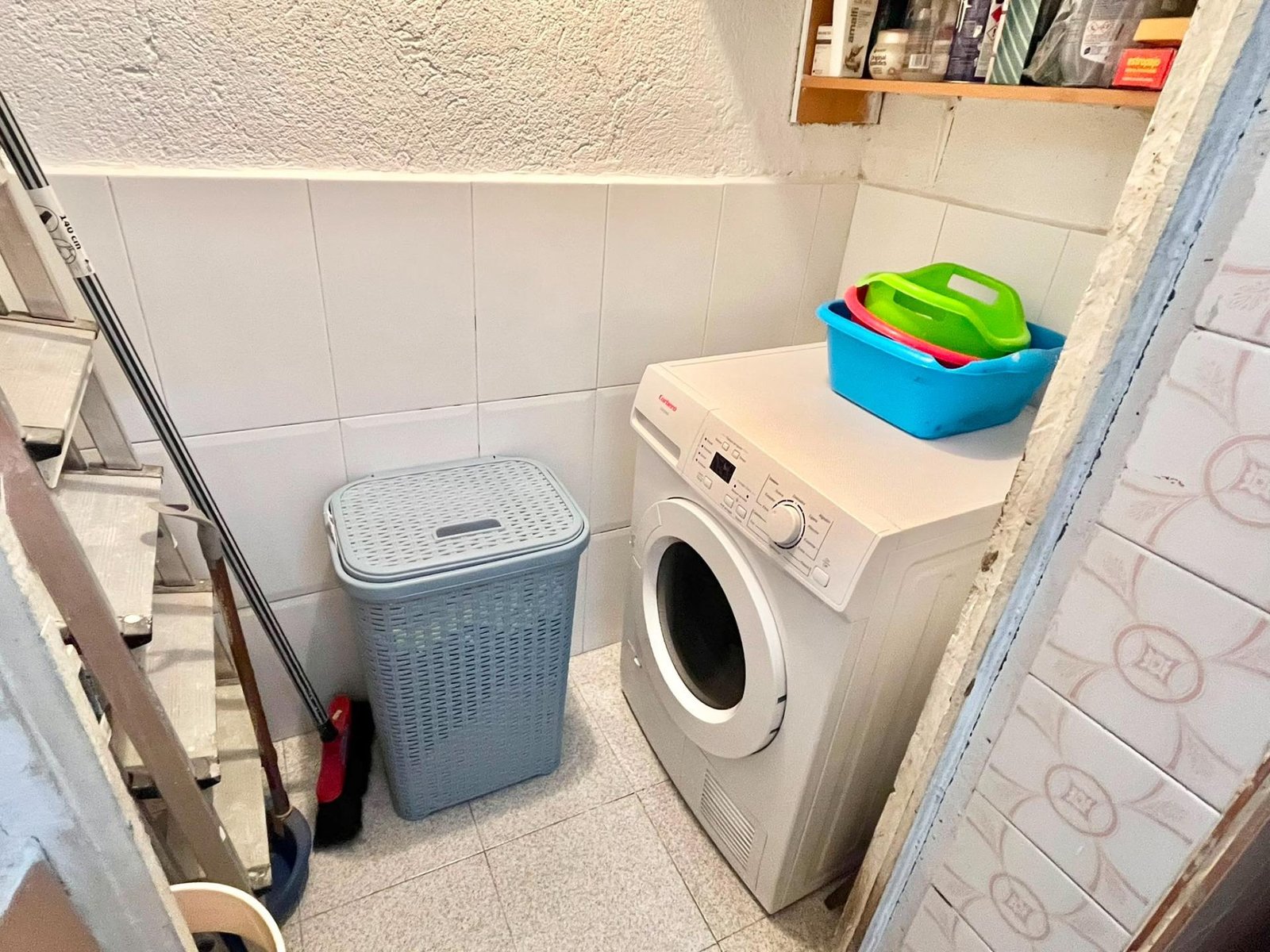 Foto 33 de Encantador Adosado en Sabadell - ¡Tu nuevo hogar te espera por €232,000!