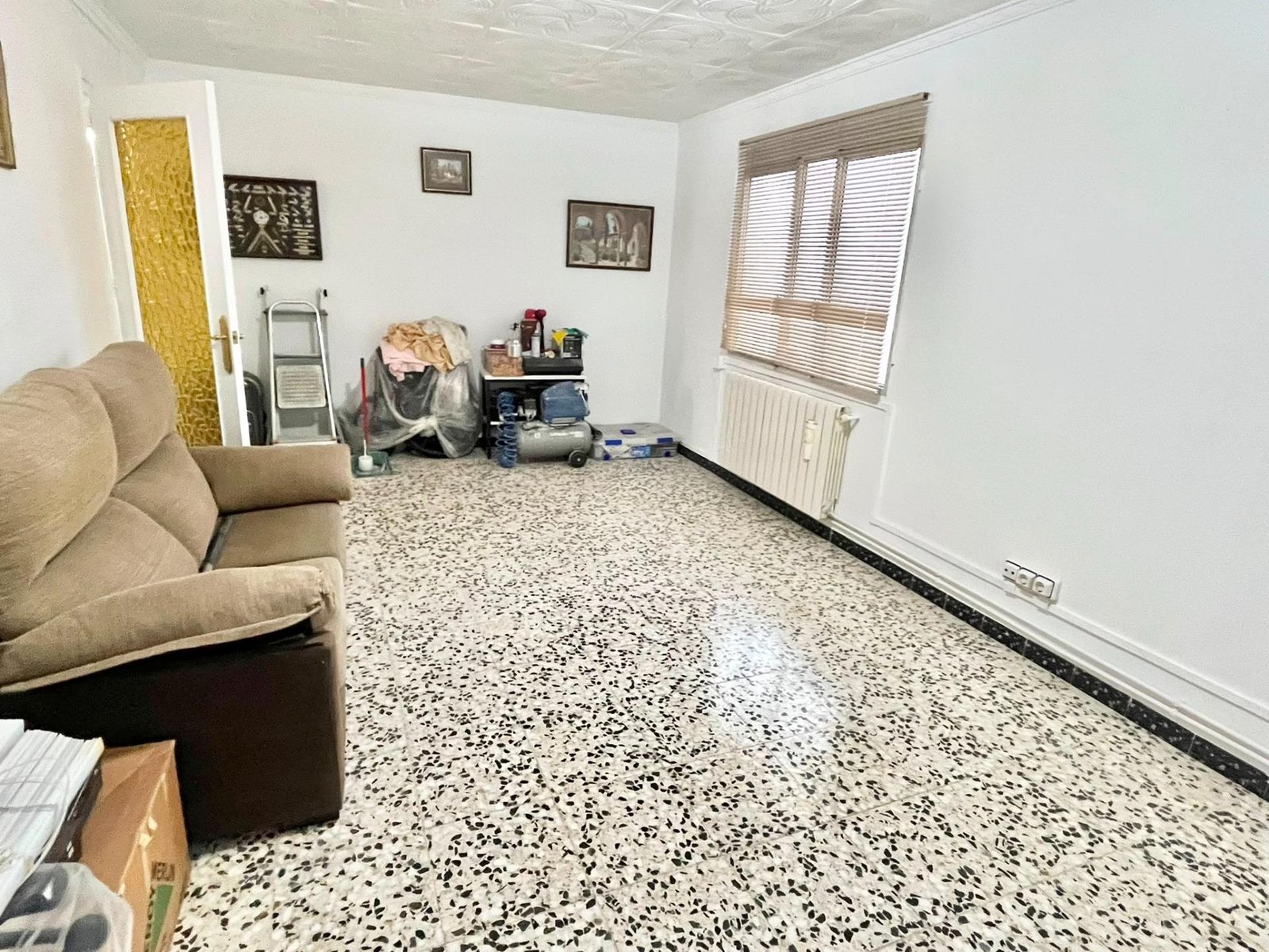 Foto 37 de Encantador Adosado en Sabadell - ¡Tu nuevo hogar te espera por €232,000!