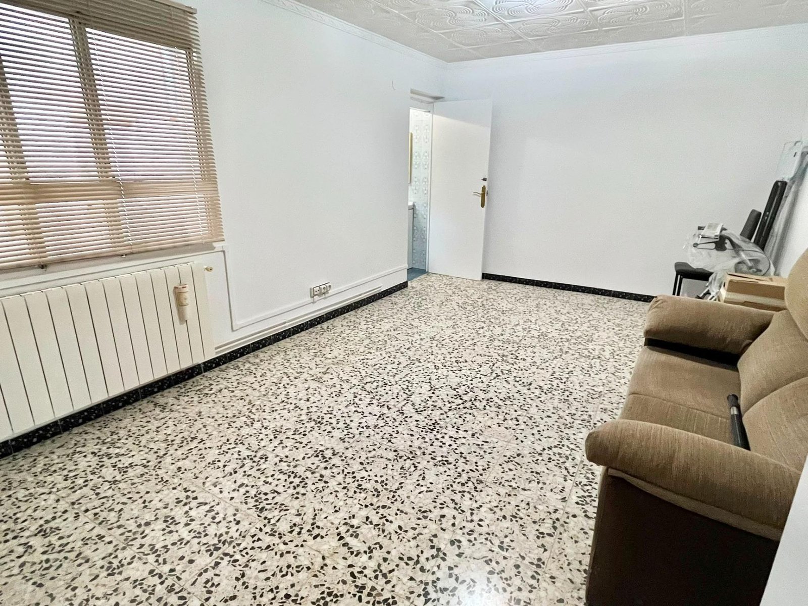 Foto 38 de Encantador Adosado en Sabadell - ¡Tu nuevo hogar te espera por €232,000!