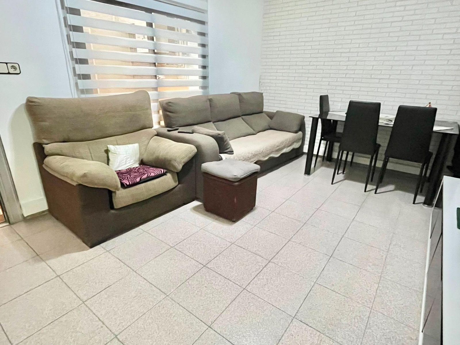 Foto 4 de Encantador Adosado en Sabadell - ¡Tu nuevo hogar te espera por €232,000!