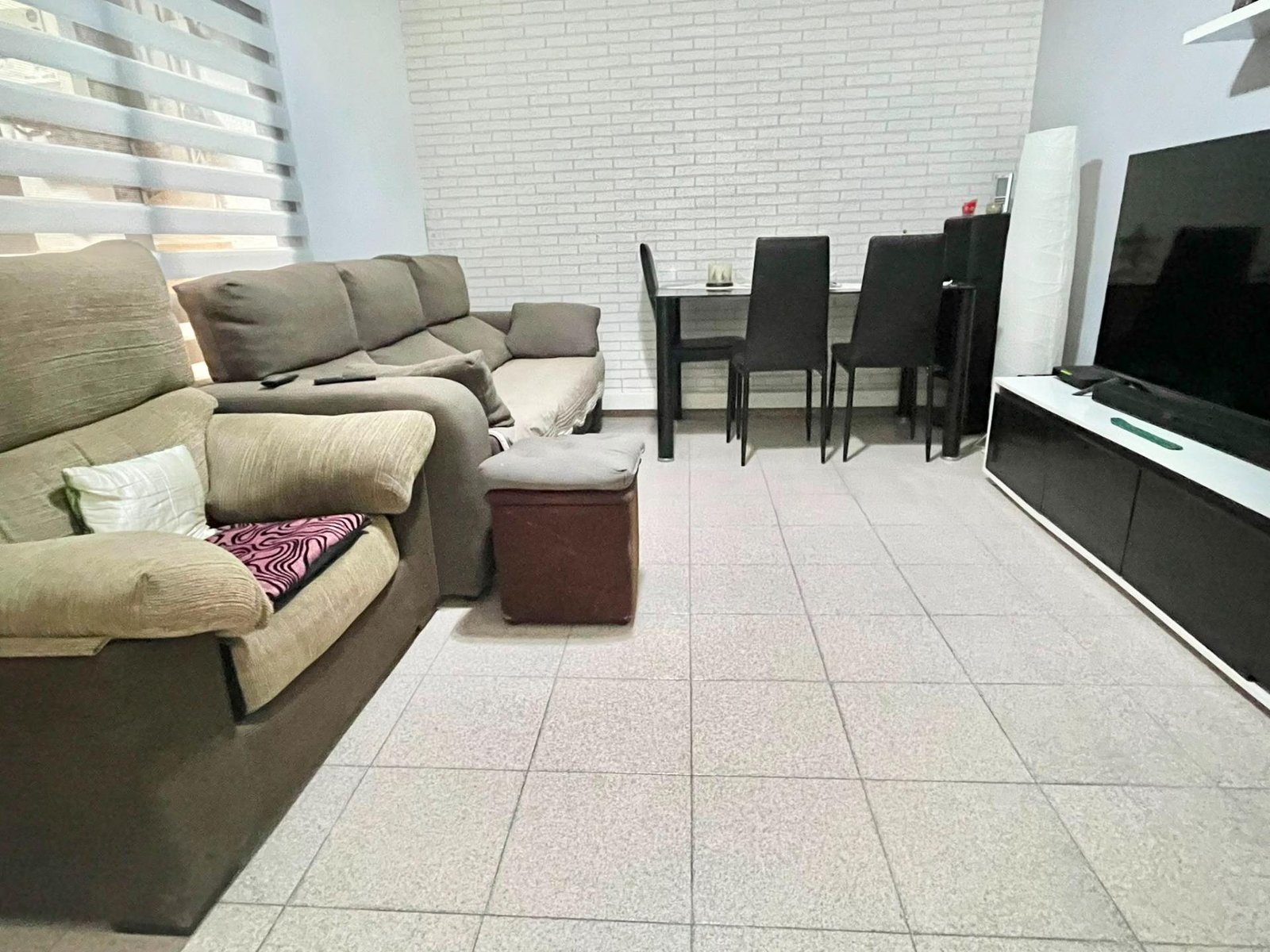Foto 5 de Encantador Adosado en Sabadell - ¡Tu nuevo hogar te espera por €232,000!