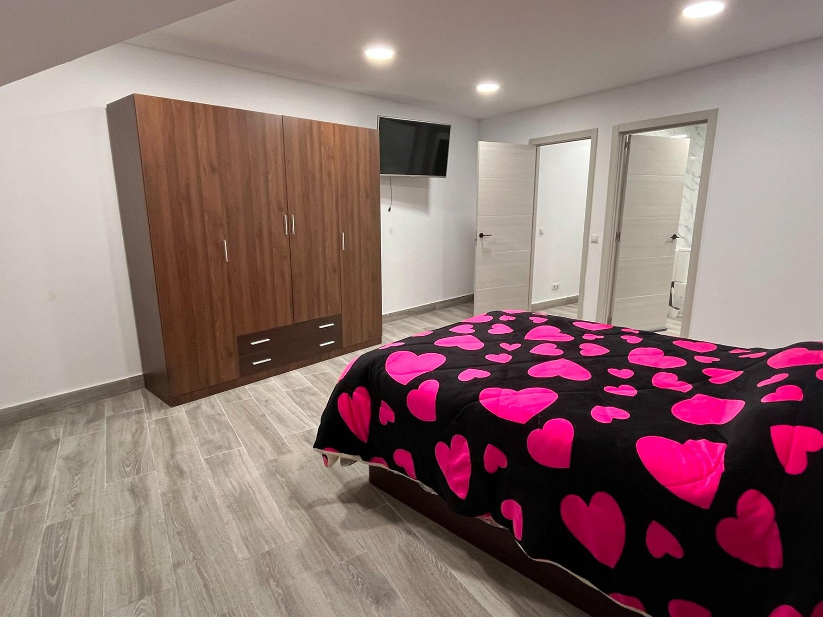 Foto 15 de Impresionante Casa de Pueblo Reformada en Castellsera por solo €270,000