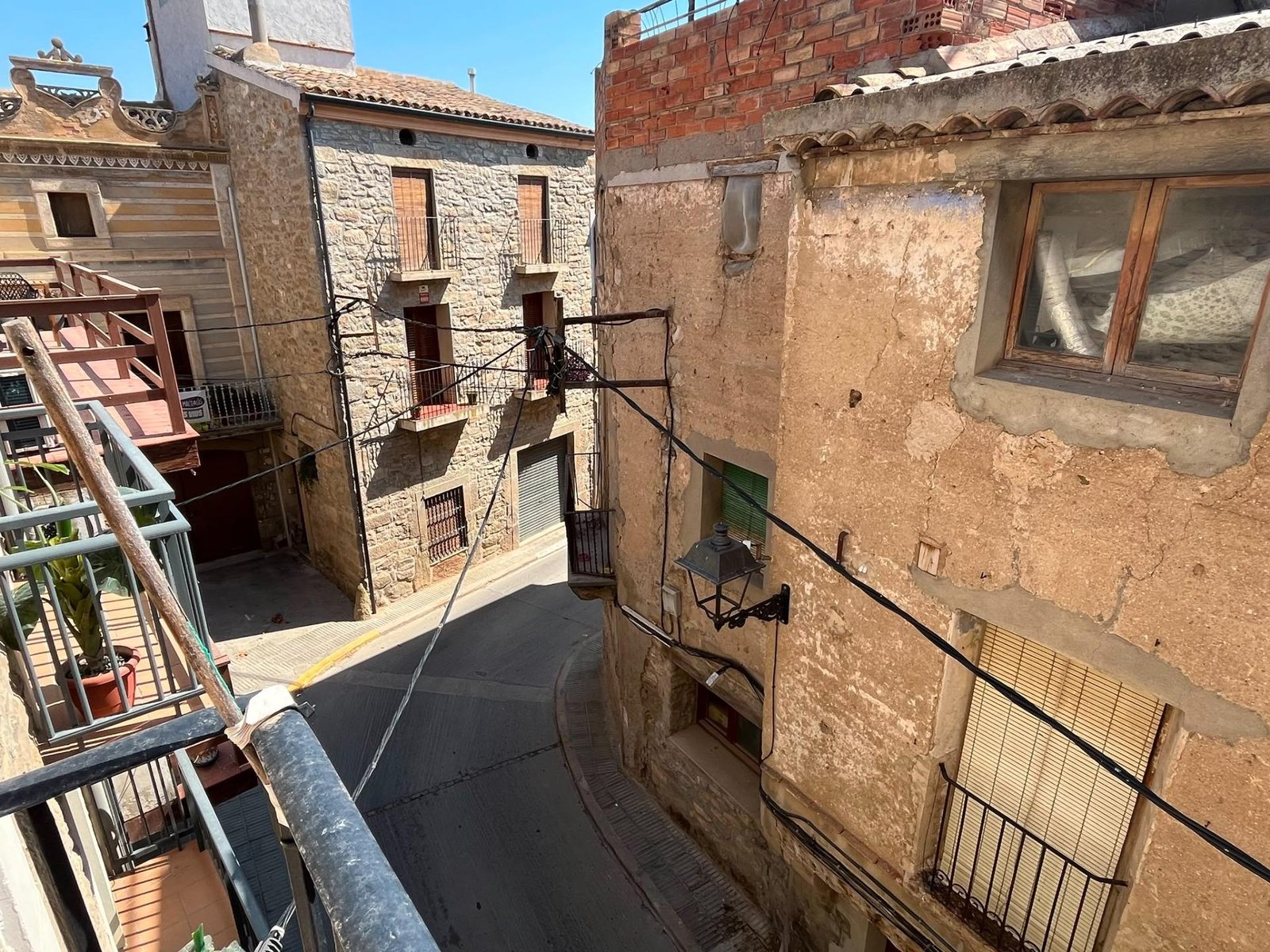 Foto 32 de Impresionante Casa de Pueblo Reformada en Castellsera por solo €270,000