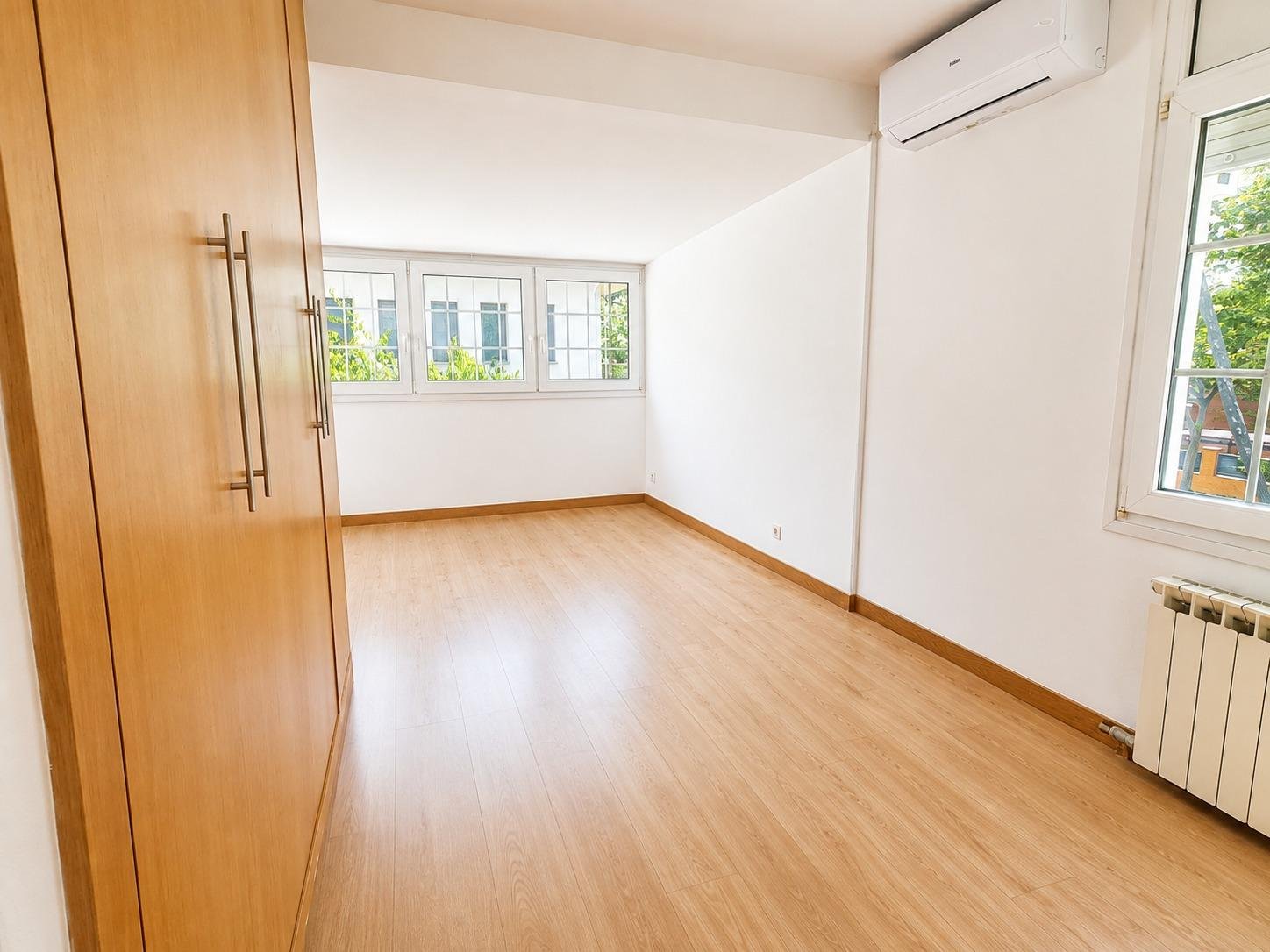 Foto 23 de Casa independiente de 4 dormitorios y piscina privada en Mirasol.