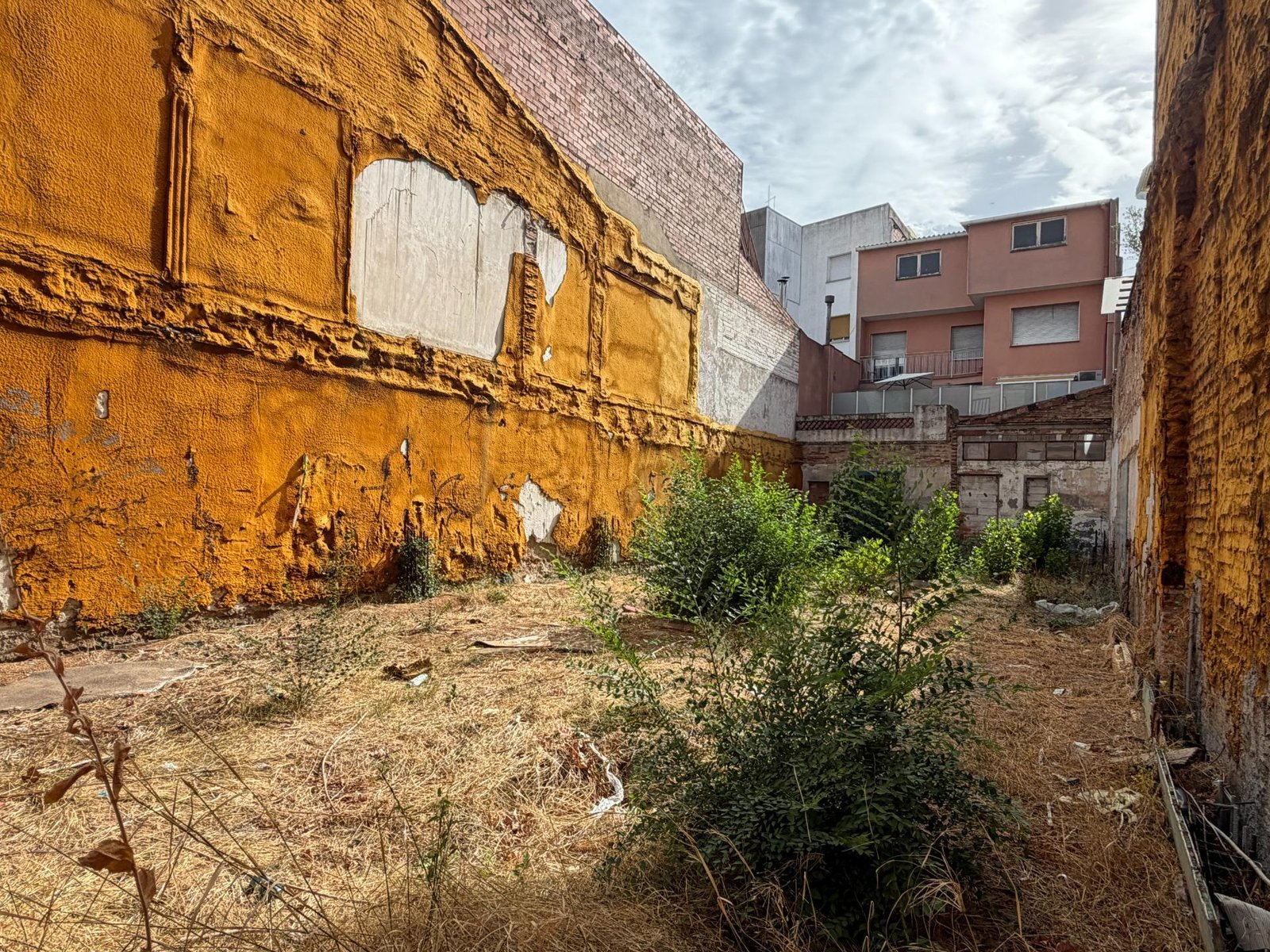 Foto 6 de TERRERNO PARA EDIFICAR BLOQUE EN CTRA BARCELONA