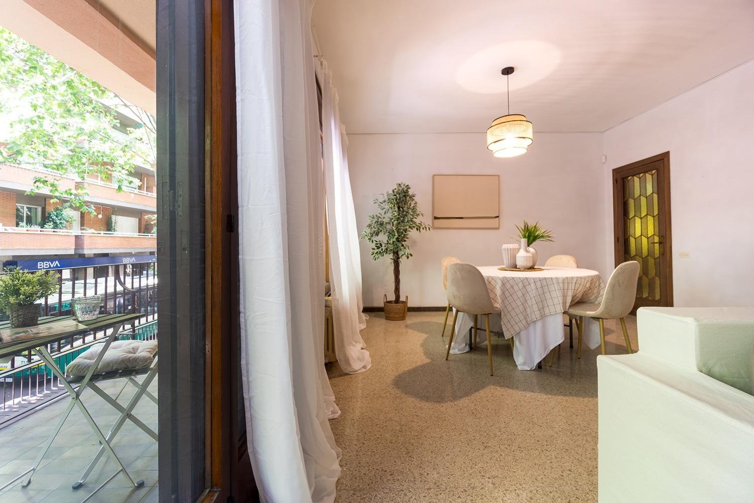 Foto 6 de RAMBLA - GRAN PISO SEÑORIAL CON ASCENSOR Y AMPLIA TERRAZA DE 60m2!!!!!!