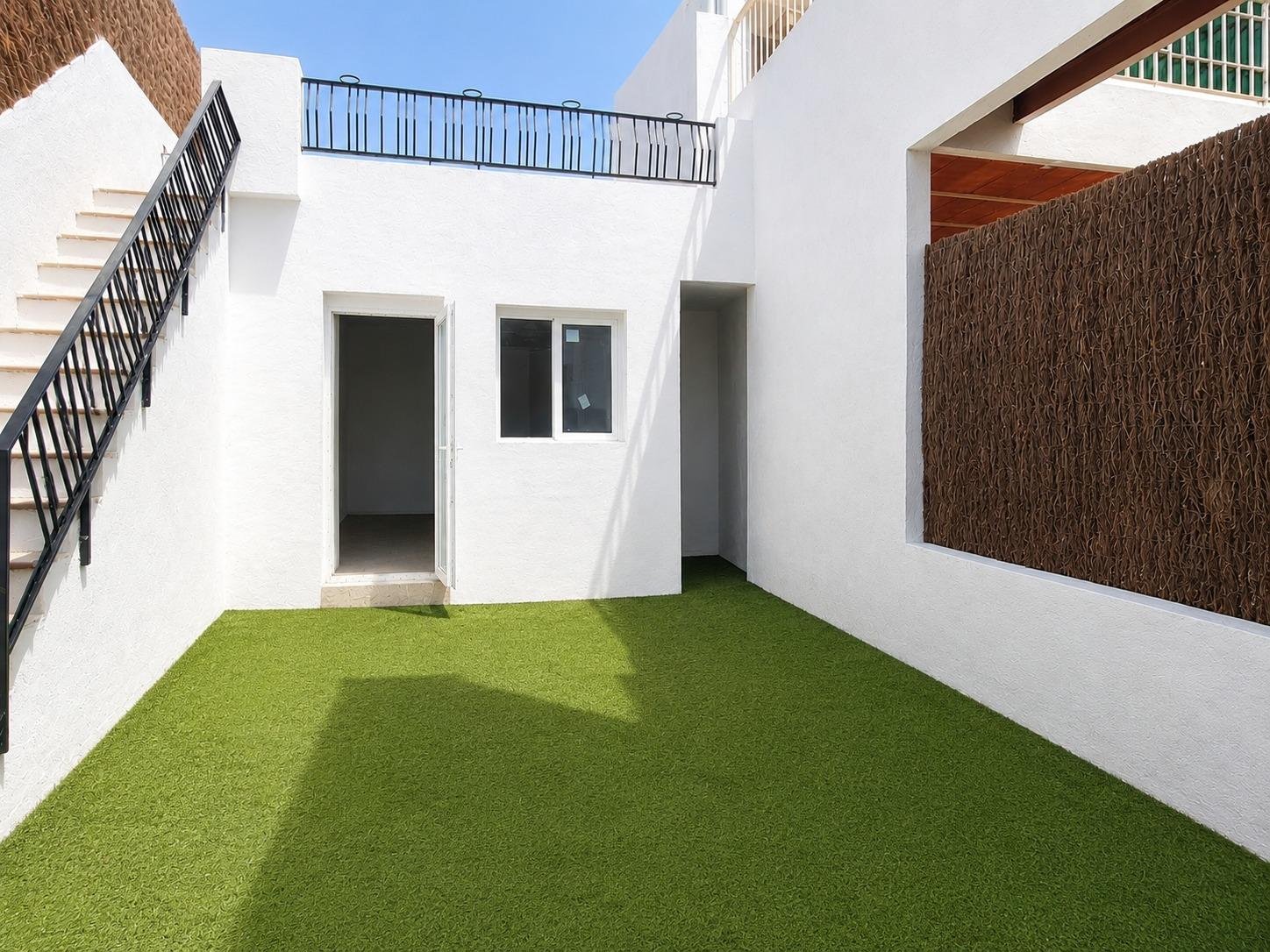 Foto 3 de PISO DE 3 HABITACIONES EN CAN PALET CON TERRAZA Y PATIO.