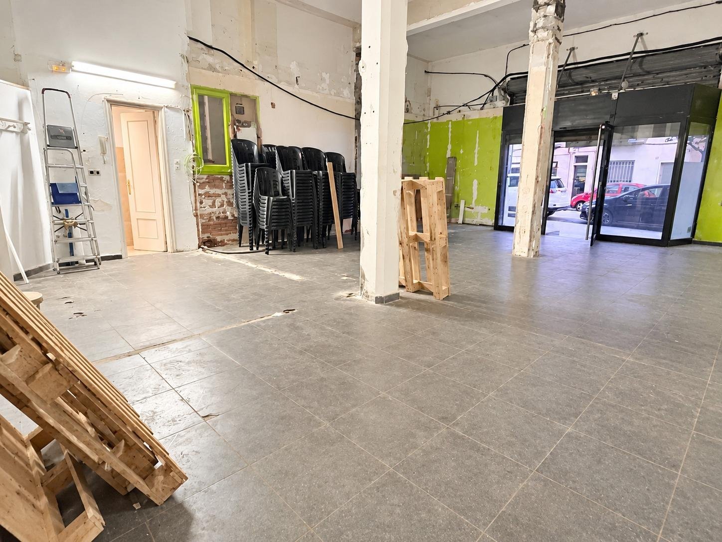 Foto 2 de Oportunitat de local comercial a Vallparadís, Terrassa, per només 95.000 €